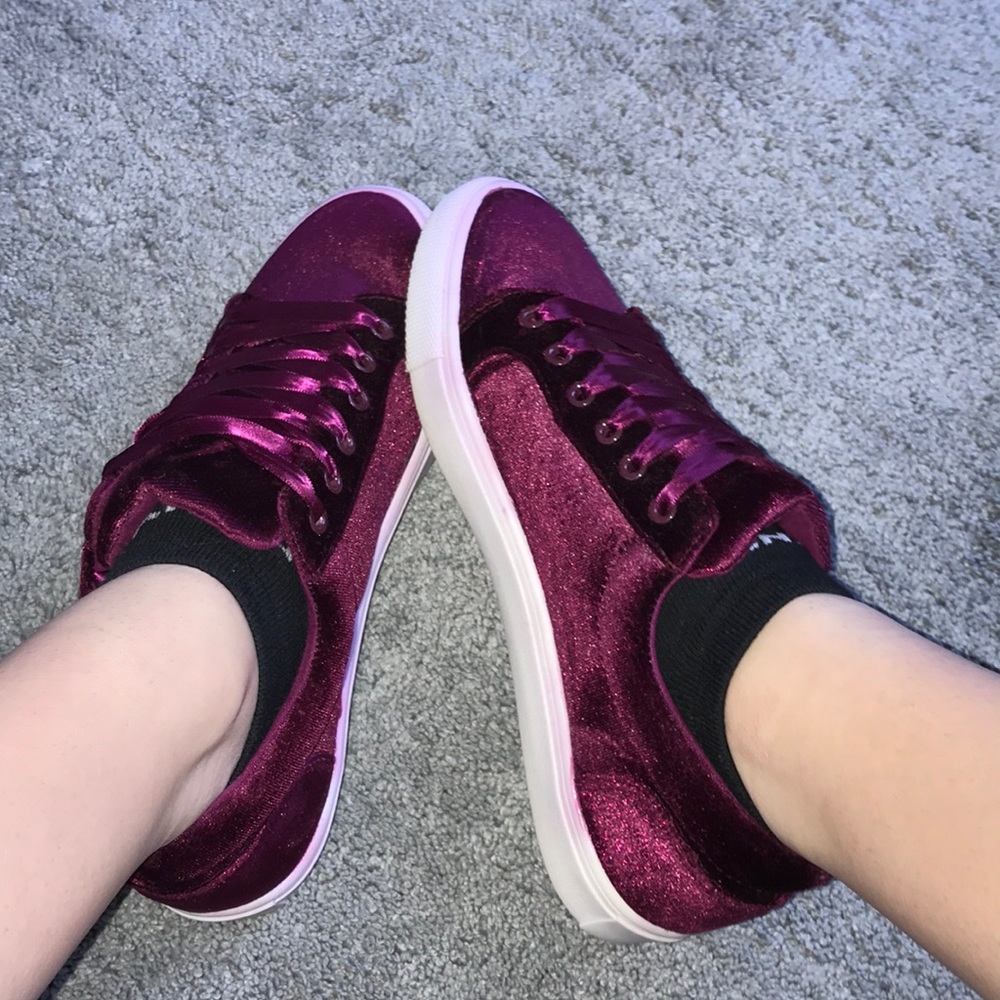 Women’s Velvet Sneaker Ribbon Laces